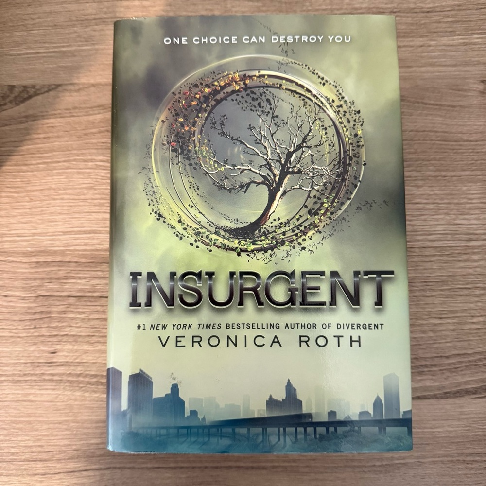 Insurgent by Veronica Roth Hardcover